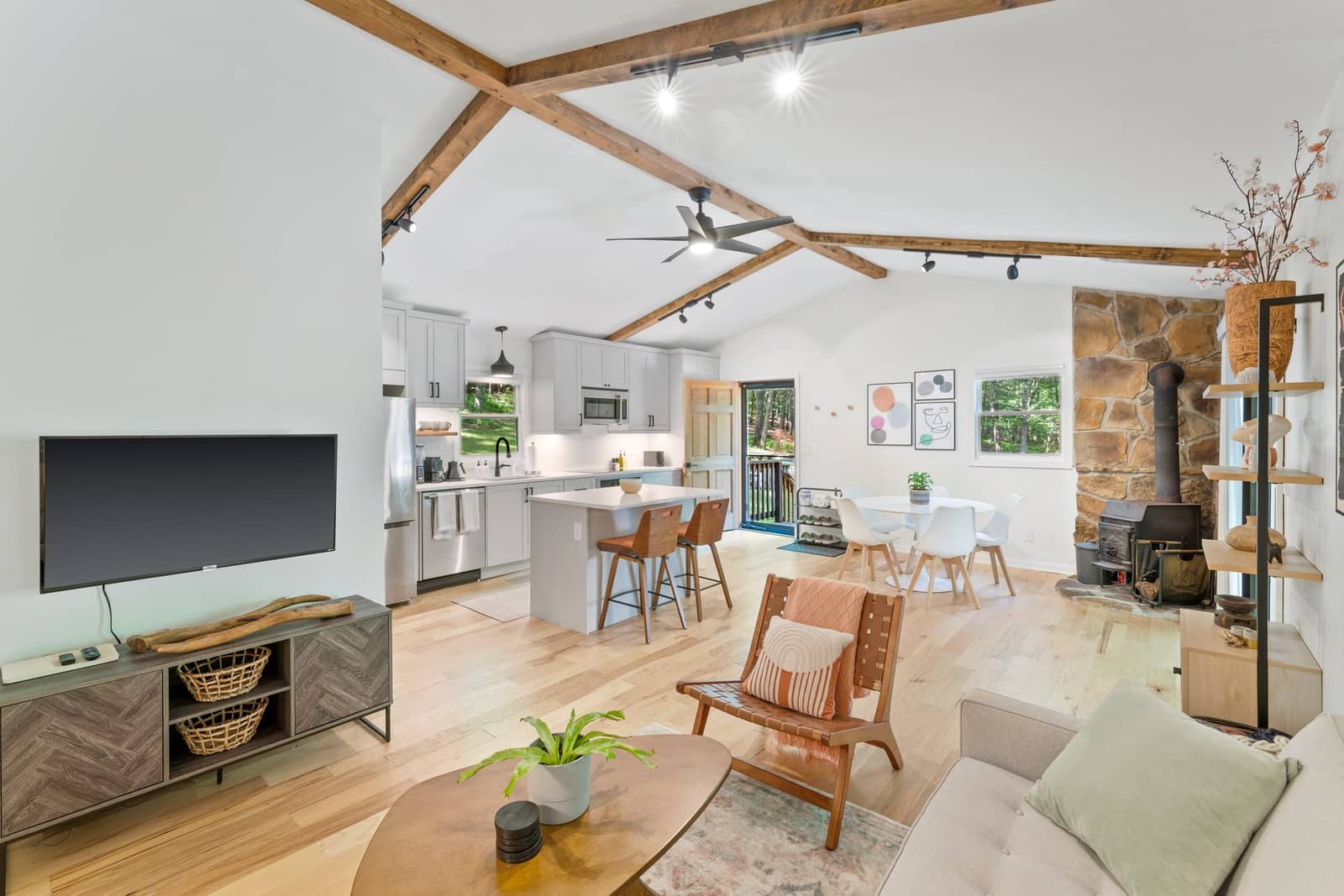 Property photograph at Wabi Sabi Cabin, view 17