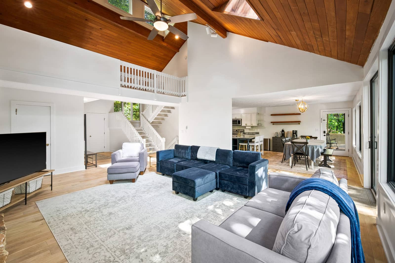 Property photograph at Blue Flint Lane, view 10