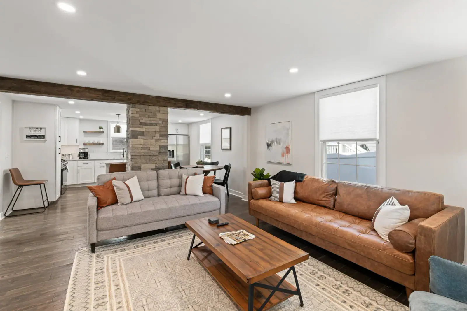 Property photograph at Monticello Avenue, view 5