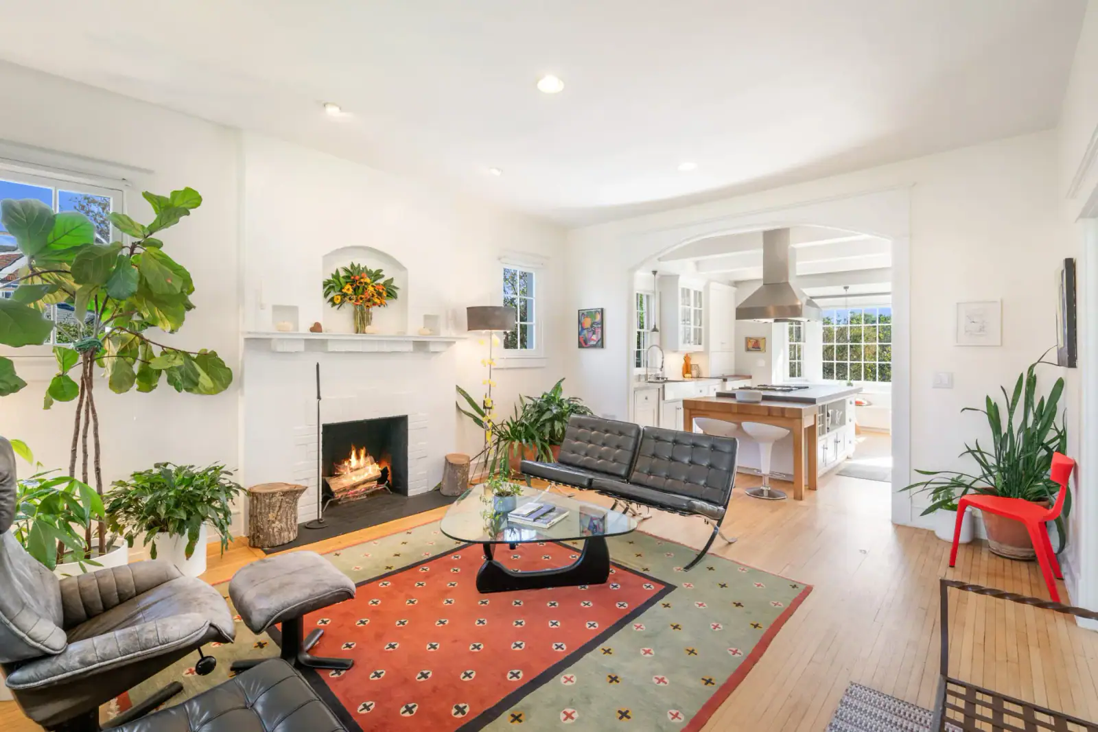 Living area at Evergreen Ave, view 2