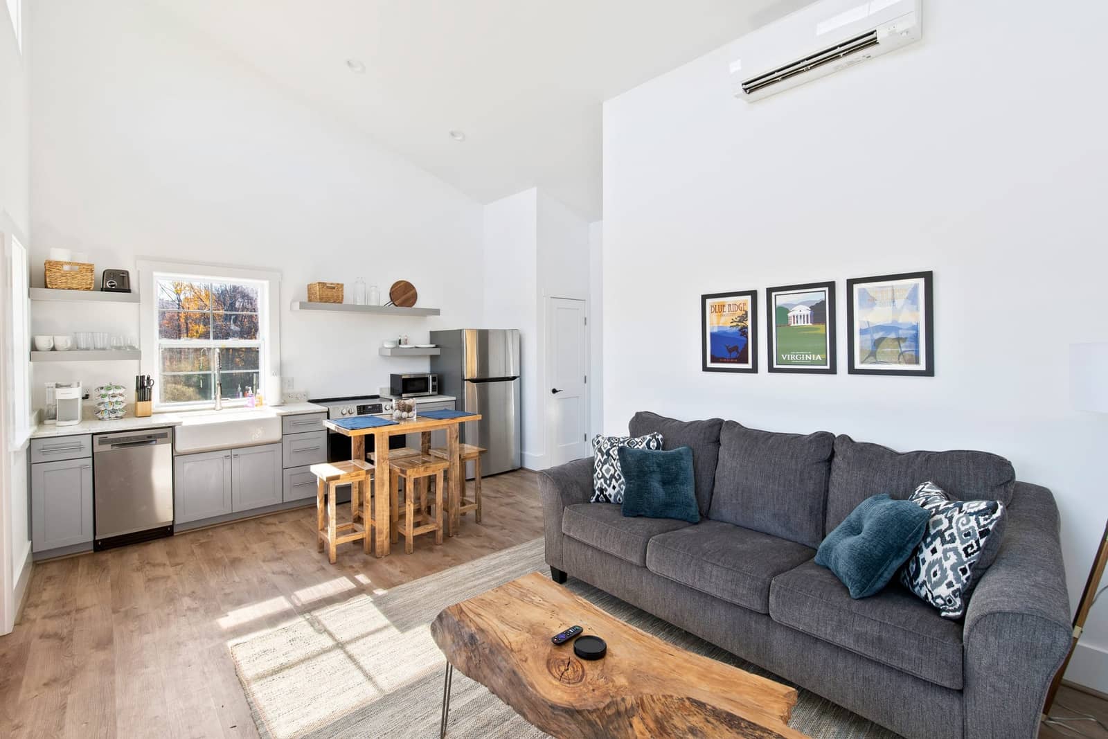Property photograph at Blundell Cottage, view 5