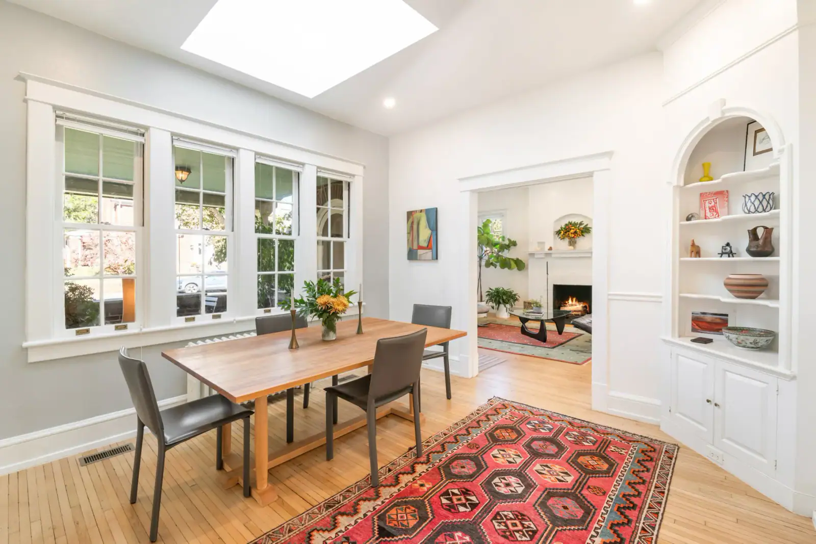 Dining area at Evergreen Ave, view 4