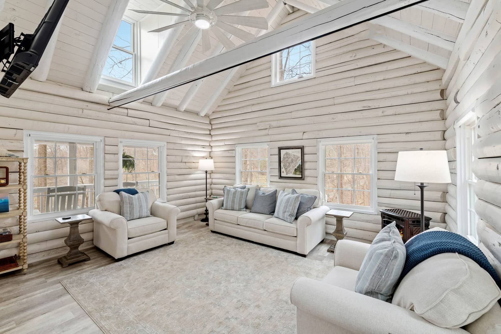 Property photograph at Stonemont Cabin, view 4