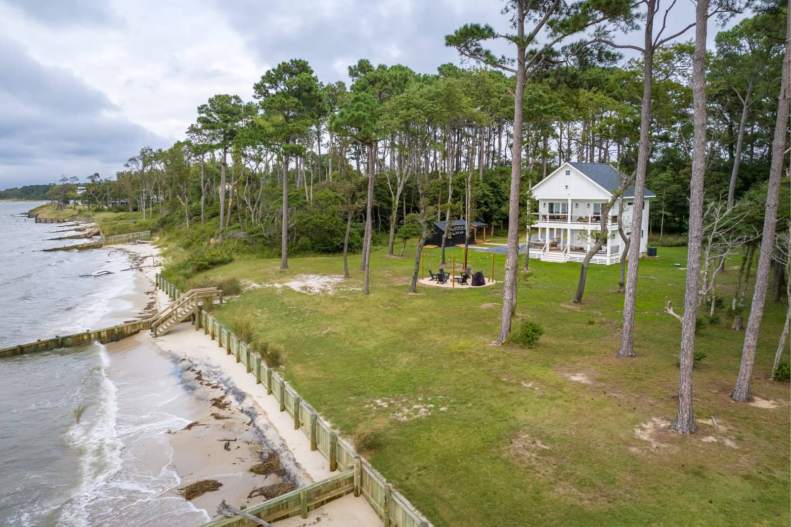 Property photograph at Mason Jar Beach House, view 11