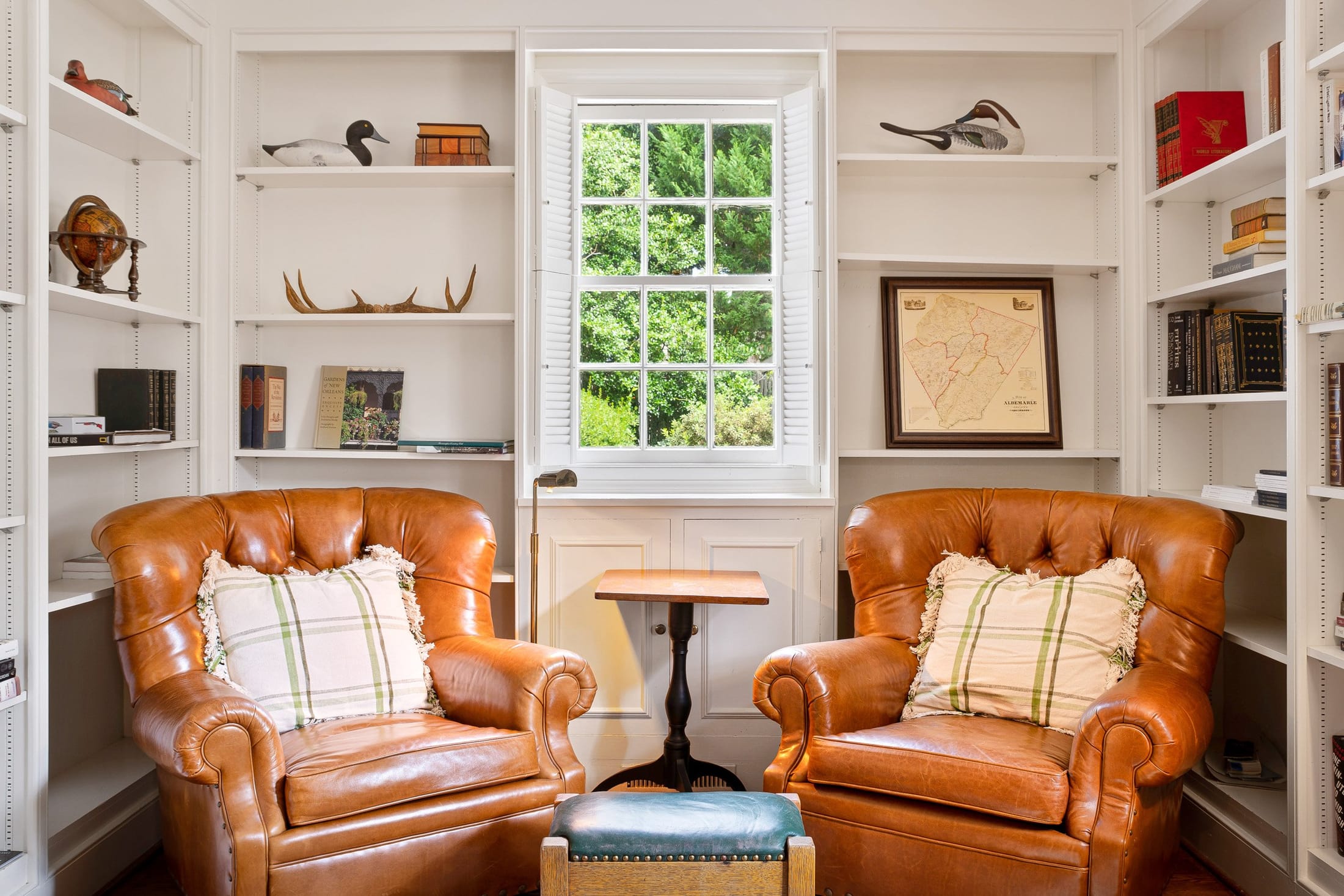 Property photograph at Greenleaf Lane, view 11