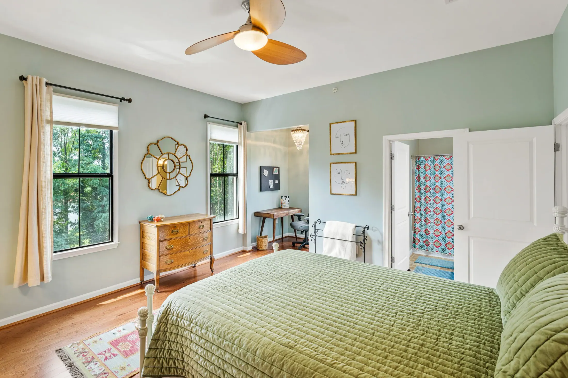 Property photograph at Walker Square, view 3