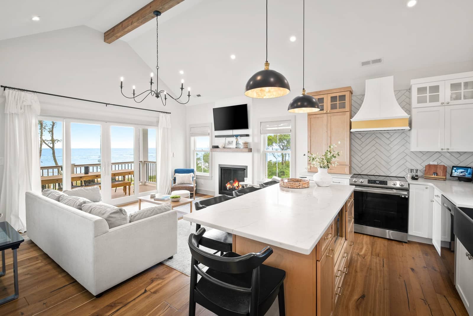 Property photograph at Mason Jar Beach House, view 3