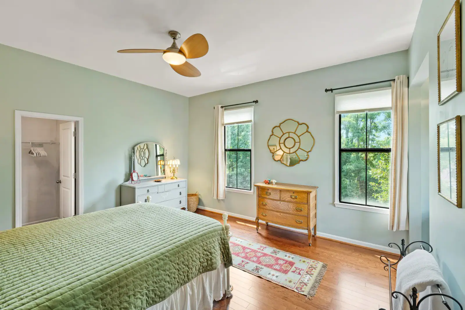 Property photograph at Walker Square, view 2