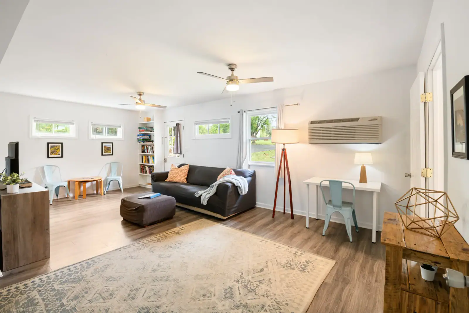 Living area at Windhaven Lane, view 2