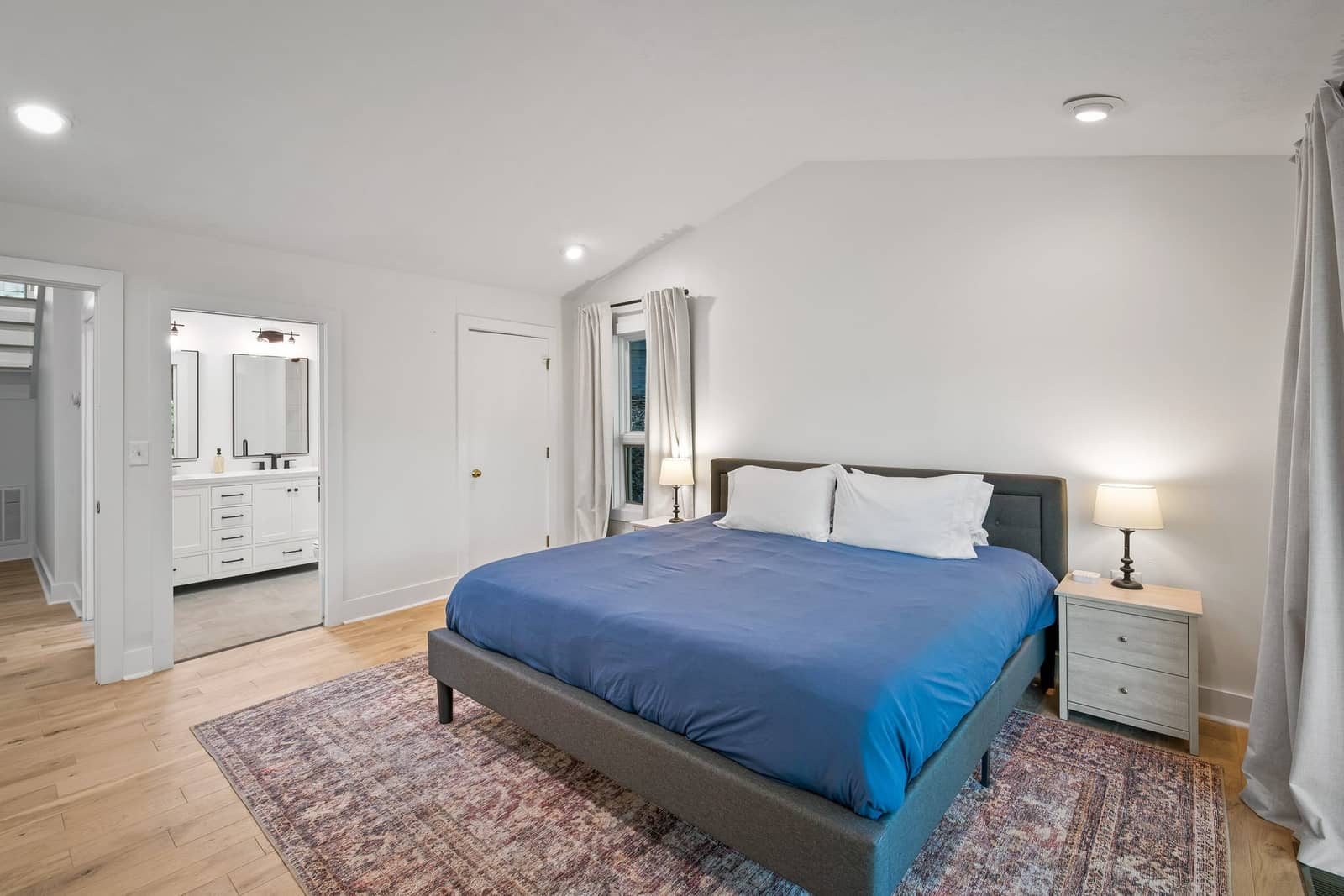 Property photograph at Blue Flint Lane, view 17