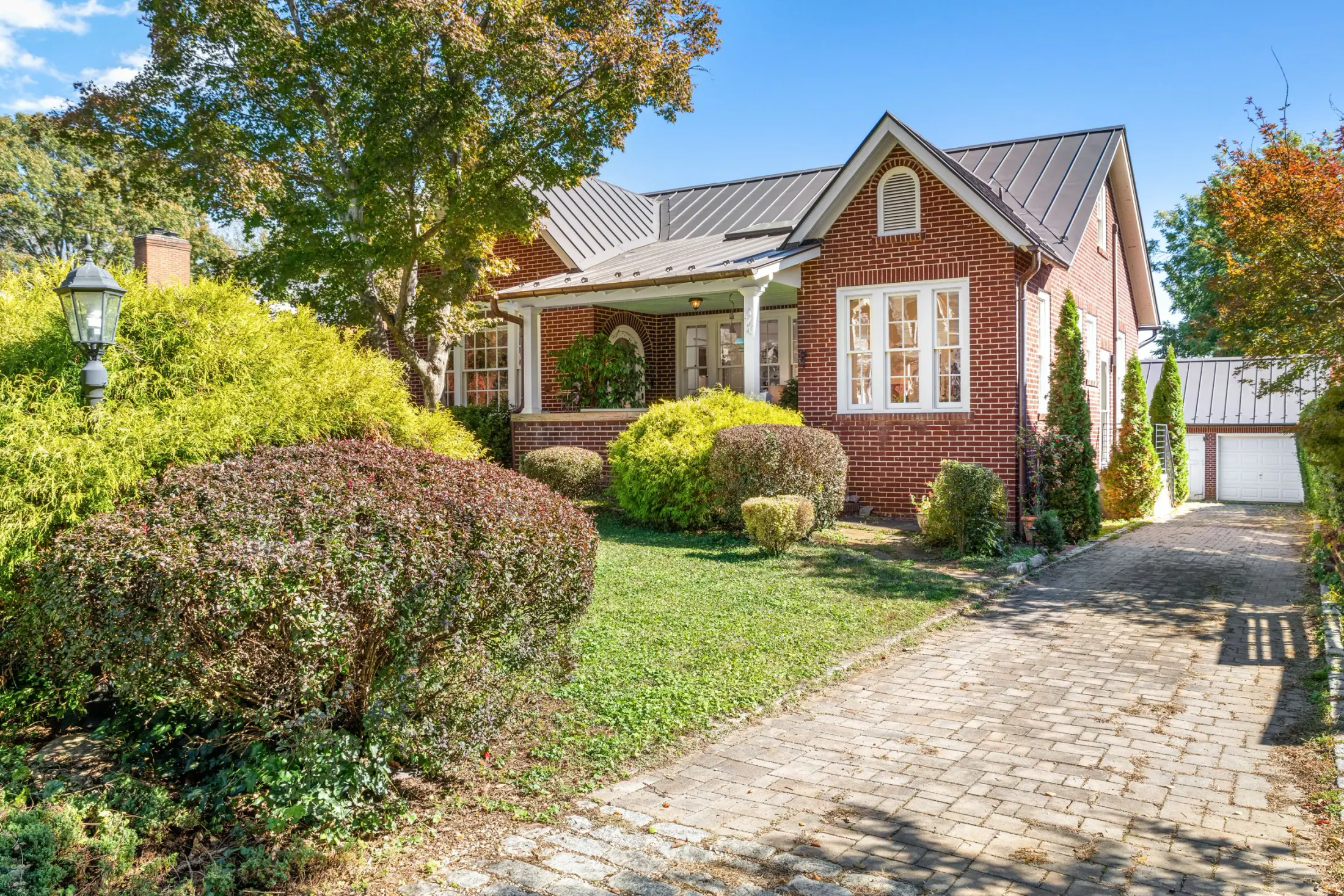 Front yard at Evergreen Ave