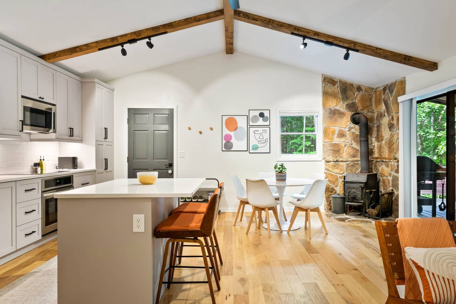Property photograph at Wabi Sabi Cabin, view 14