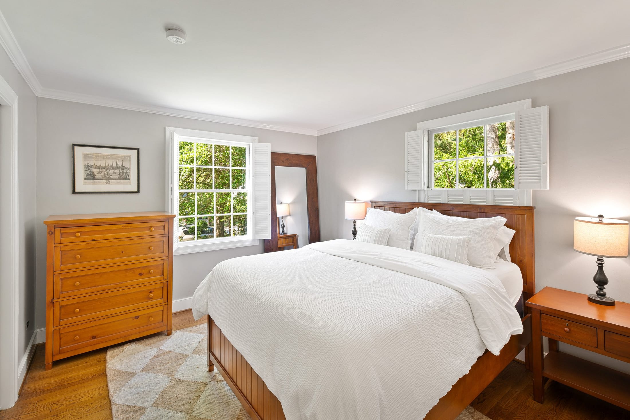 Property photograph at Greenleaf Lane, view 3