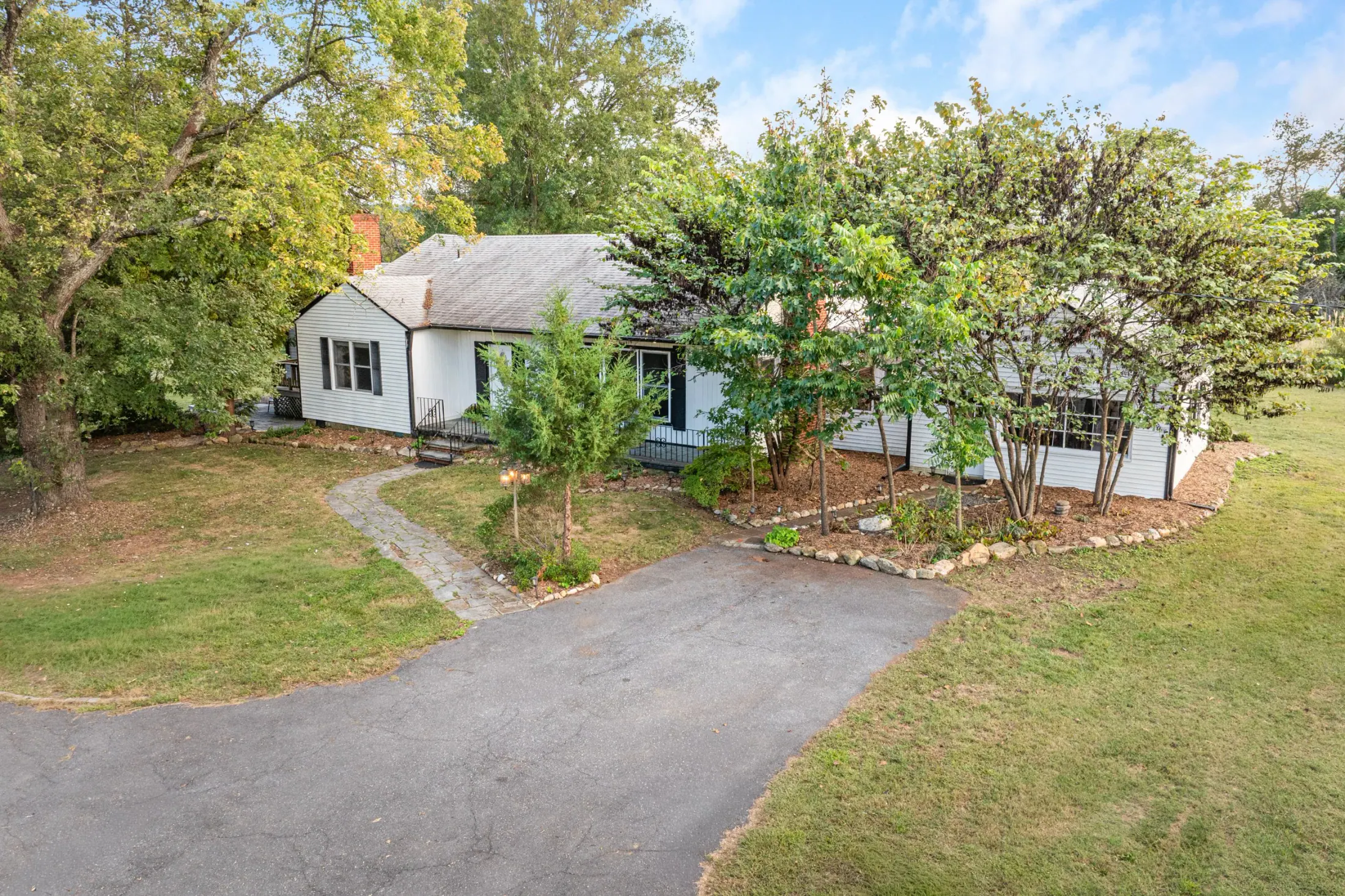 Exterior view of Windhaven Lane, view 3