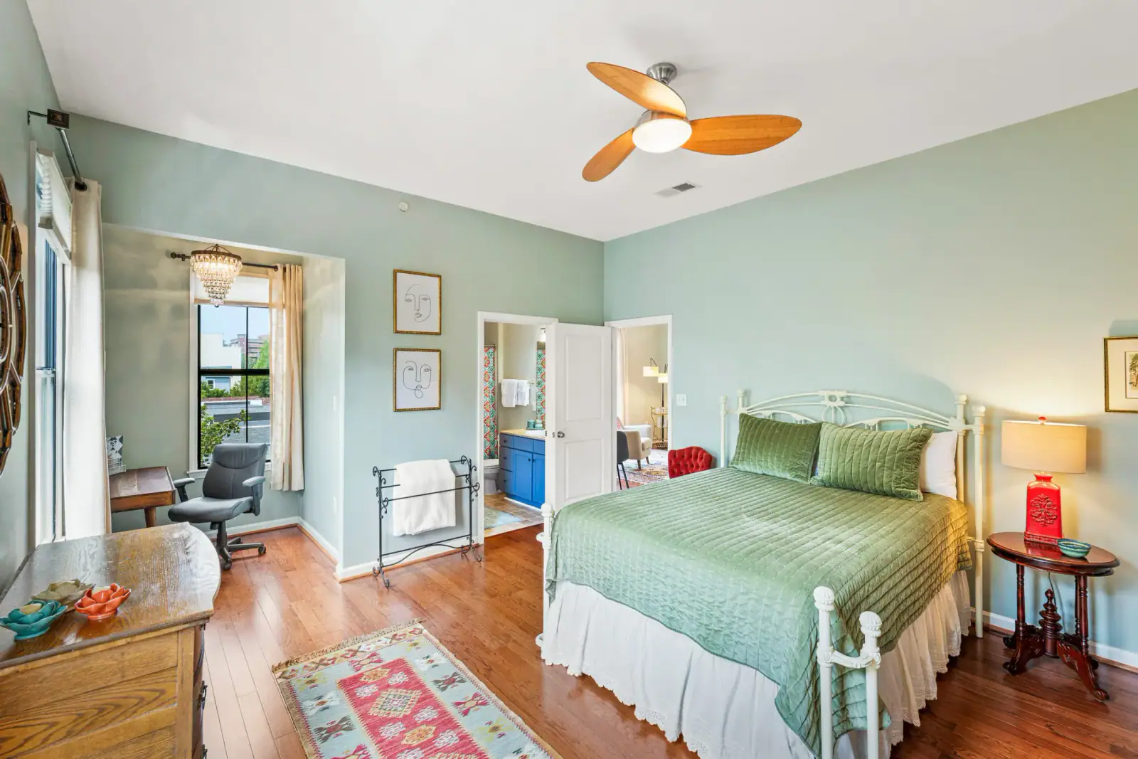 Property photograph at Walker Square, view 4