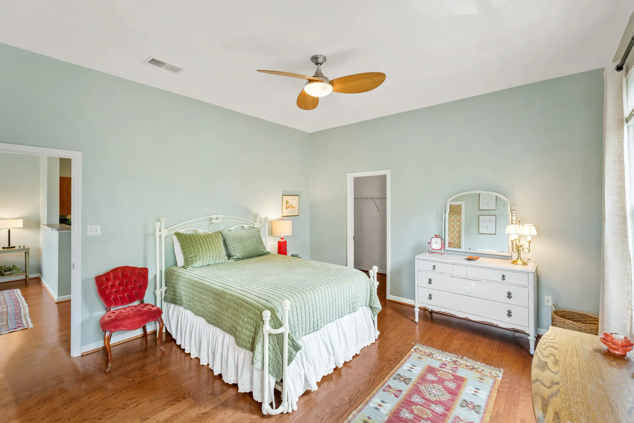 Property photograph at Walker Square